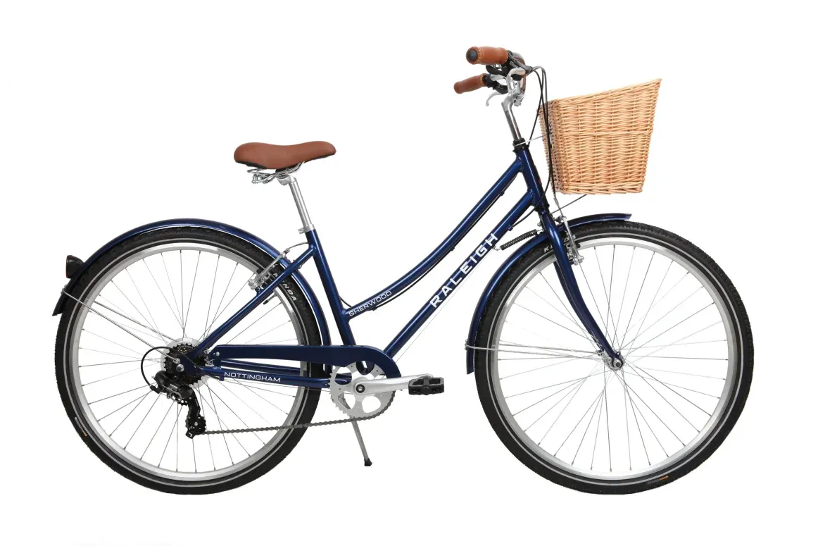 אופני עיר Raleigh SHERWOOD 700C – שלדת אלומיניום, Shimano 7 הילוכים, גלגלי 700×45C Kenda, בלמי V
